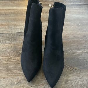 Qupid black suede booties